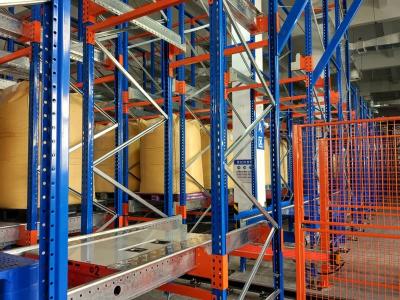 Shuttle and stacker crane